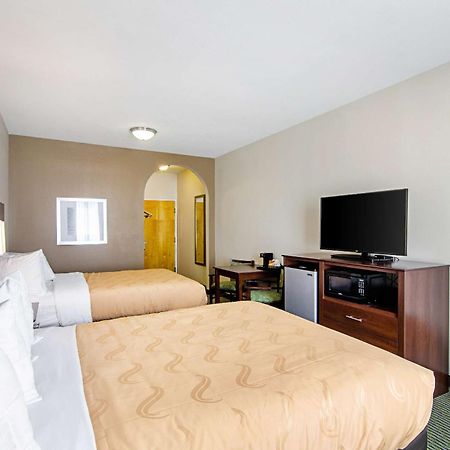 Quality Inn & Suites Near Tanger Outlet Mall Gonzales Exterior photo